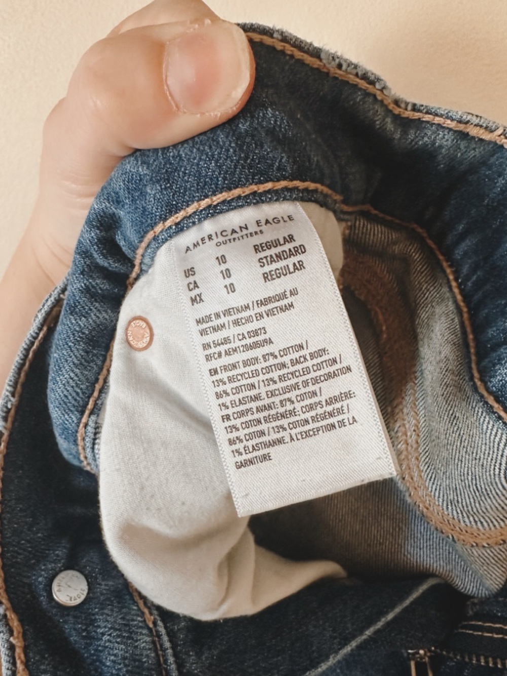 American Eagle Outfitters High-Rise Distressed Blue Jeans - Picture 5 of 6